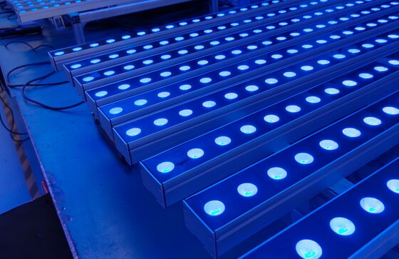 Luminarias LED de lavado de pared de 18-48W con modos de control de encendido/apagado o DMX512, adecuadas para temperaturas de funcionamiento de -10°C a 40°C