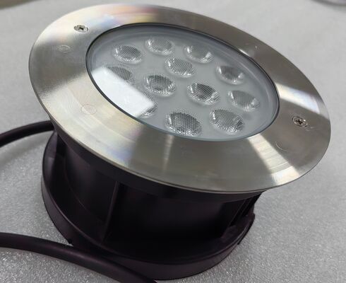 Iluminación LED para piscinas 100lmw Opciones de color RGB Luces impermeables adecuadas para entornos de piscinas interiores y exteriores