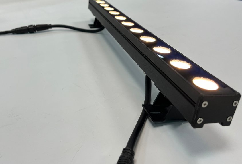 1m LED Wall Washer Lights CREE in 20°x60° Angle for Building Lighting Solutions