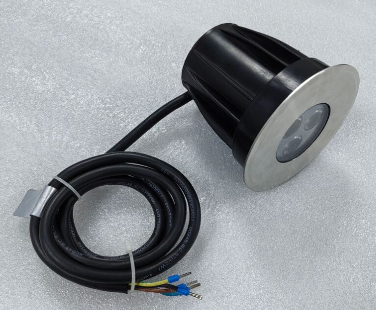 DC12V Underwater LED Lights Offering 100lm per watt Light Efficiency Perfect for Pool Fountain Pond and Aquarium Decorative Lighting (Luz bajo el agua con una eficiencia de luz de 100lm por vatio)