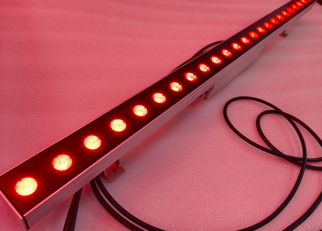 Luces de lavado de pared LED con modo de control de encendido/apagado o DMX512 con 24 LED como fuente de luz y construcción duradera de aleación de aluminio