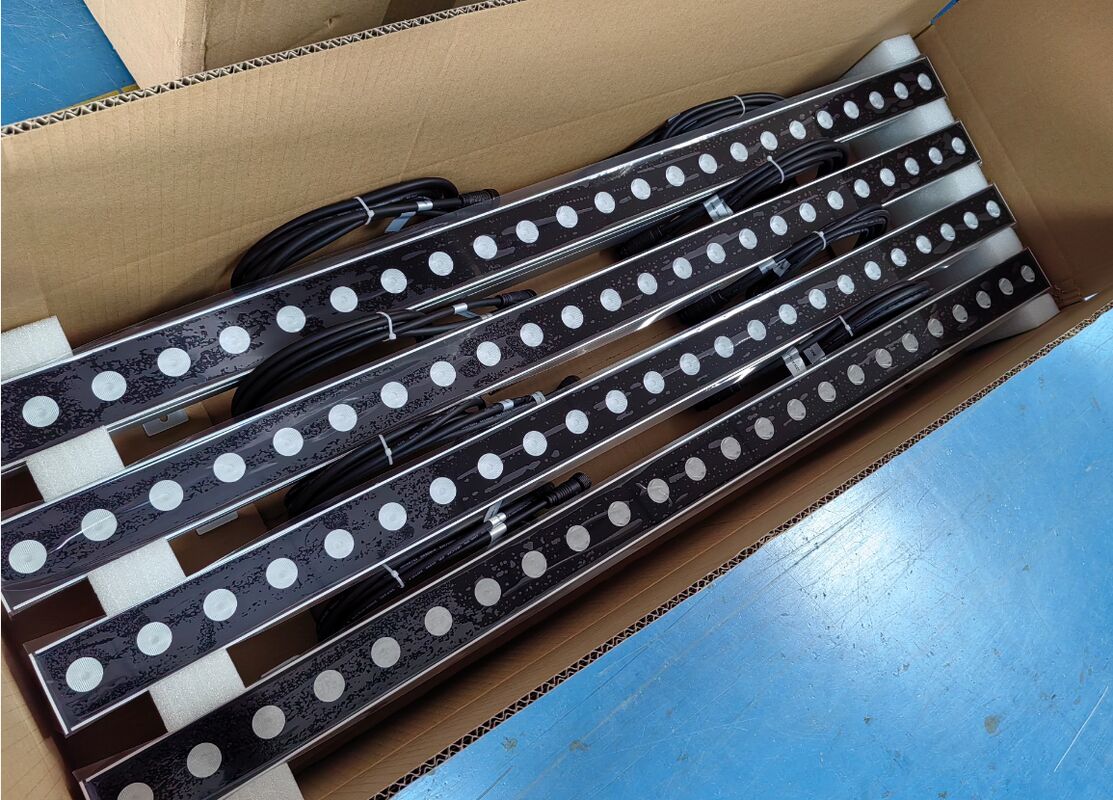 2700K-6500K Temperatura de color Luces de lavadora de paredes externas diseñadas para una representación de color constante y funcionamiento en diversas condiciones climáticas