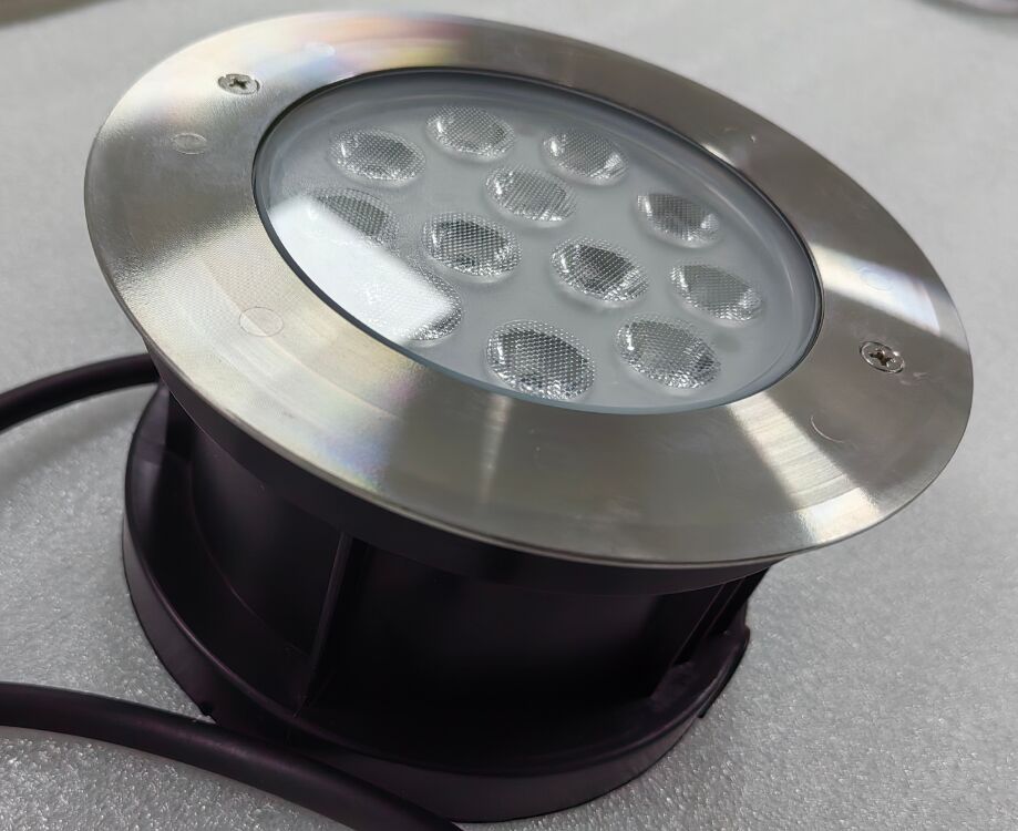 Iluminación LED para piscinas 100lmw Opciones de color RGB Luces impermeables adecuadas para entornos de piscinas interiores y exteriores